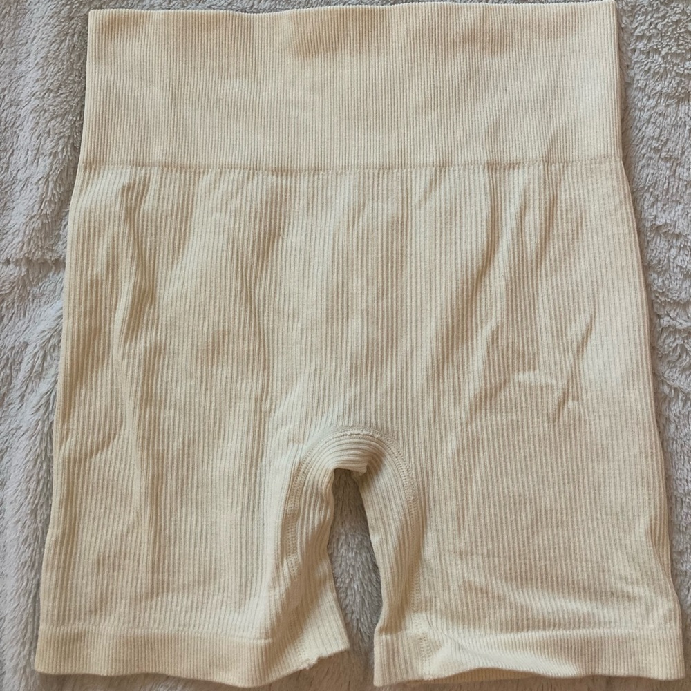 nude ribbed biker shorts